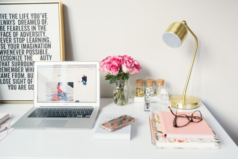 home office_unsplash